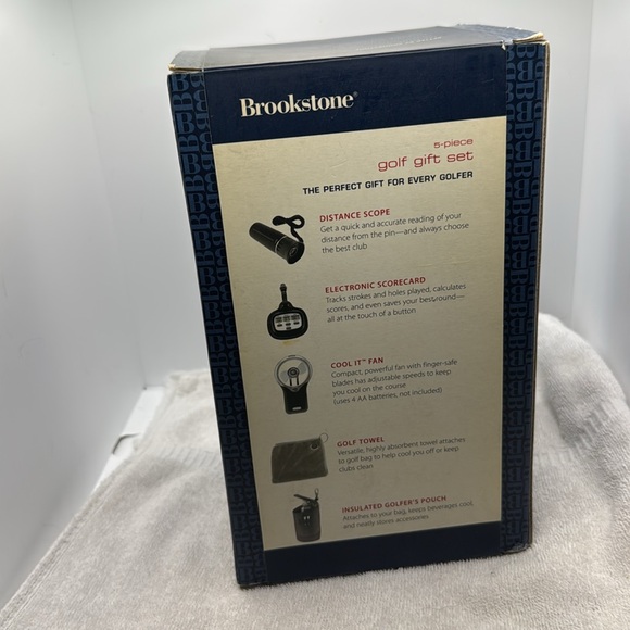 Brand New Brookstone 5-piece Golf Gift Set-Scope, Score Card, Fan, Towel & Pouch - Picture 2 of 3